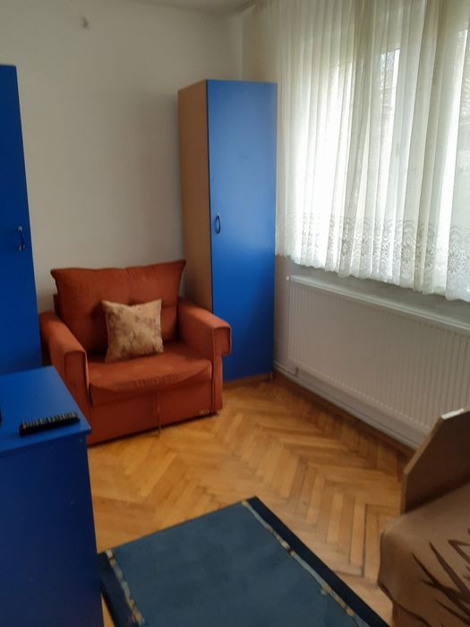 Închiriez garsoniera în zona centrala