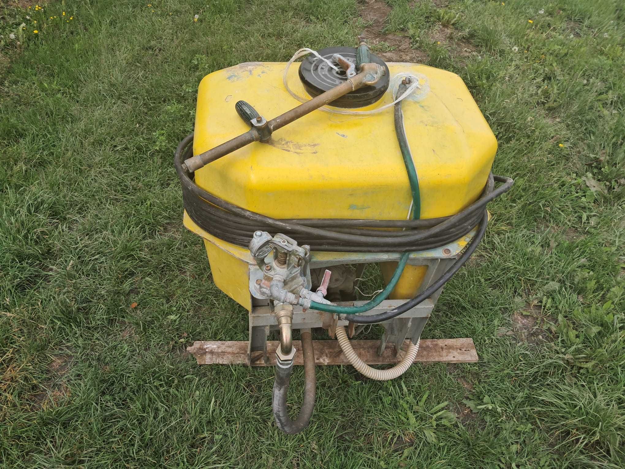 aparat pentru erbicizat  cu lance de 200 litri