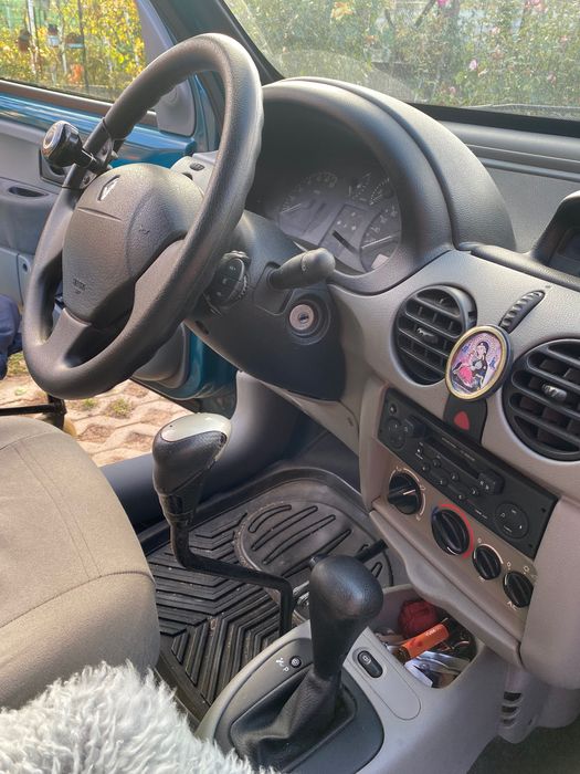 Masina Renault Kangoo