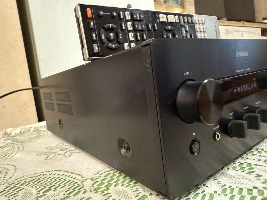 Yamaha R-840 стерео