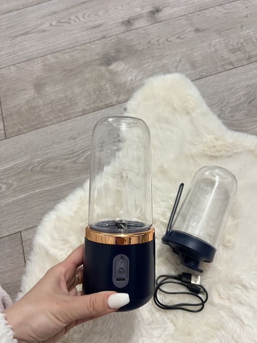 Mini-blender portabil + pahar cu capat (compact, usor de transportat)