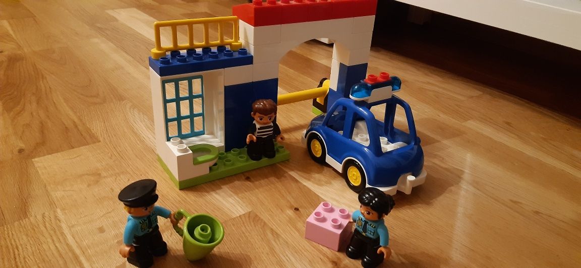 Sectie de politie Lego Duplo 10902