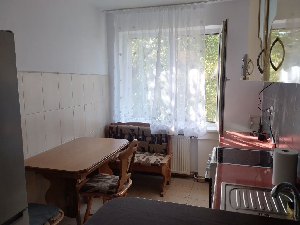 De inchiriat apartament 2 camere