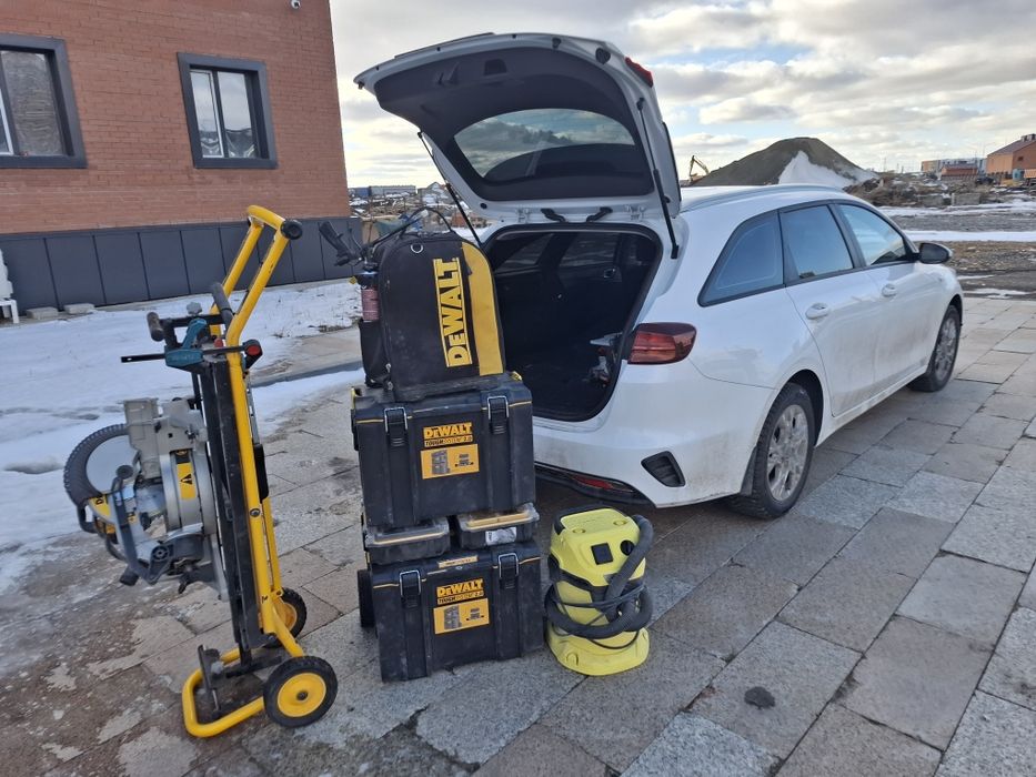 Установка межкомнатных дверей, замков и плинтуса