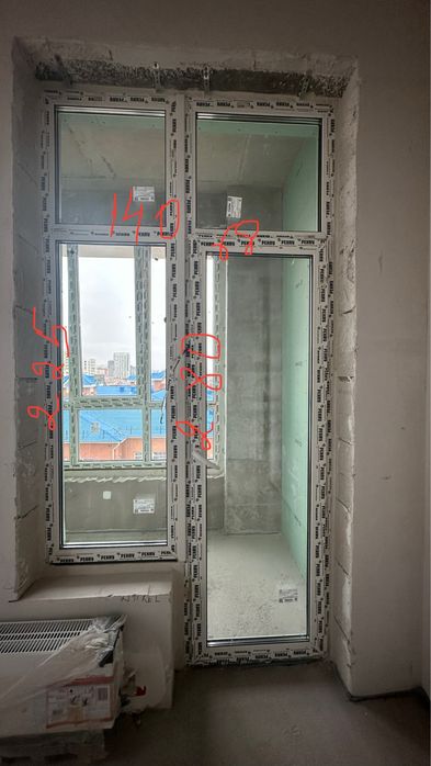 Продаю новые балконные окна с дверью фирмы Rehau с 3 стеклопакетом.