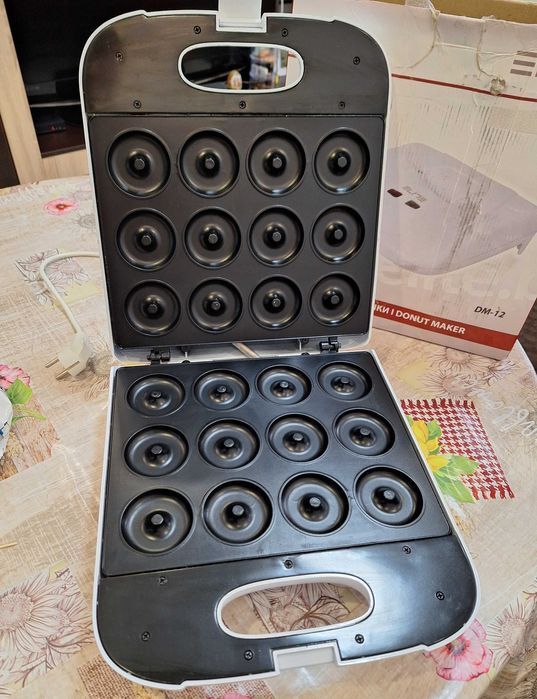 Уред за понички / Donut maker