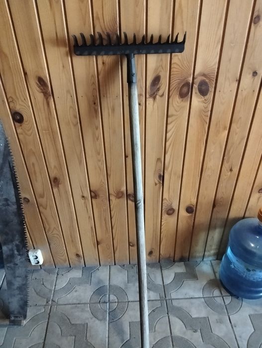 Продам грабли садовые