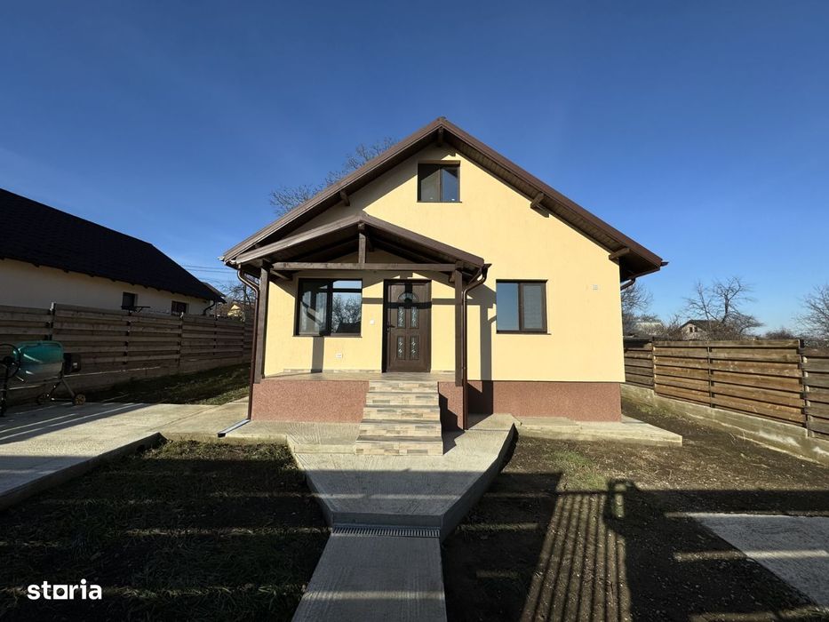 PLACA! ASFALT! Casa 3 camere, Horpaz