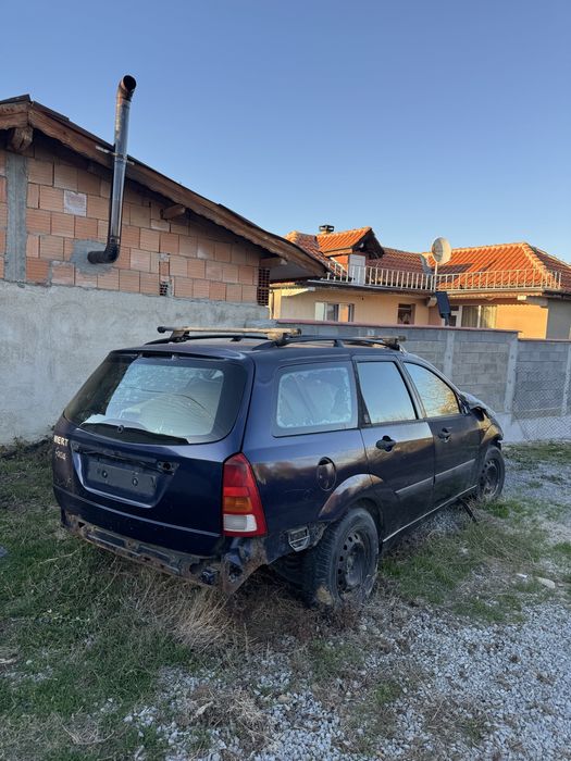 Форд Фокус 1.8 на части