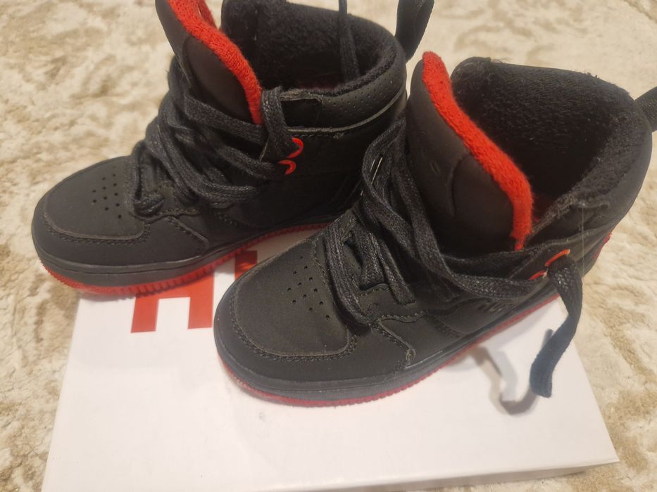 Детски затворени обувки HUGO