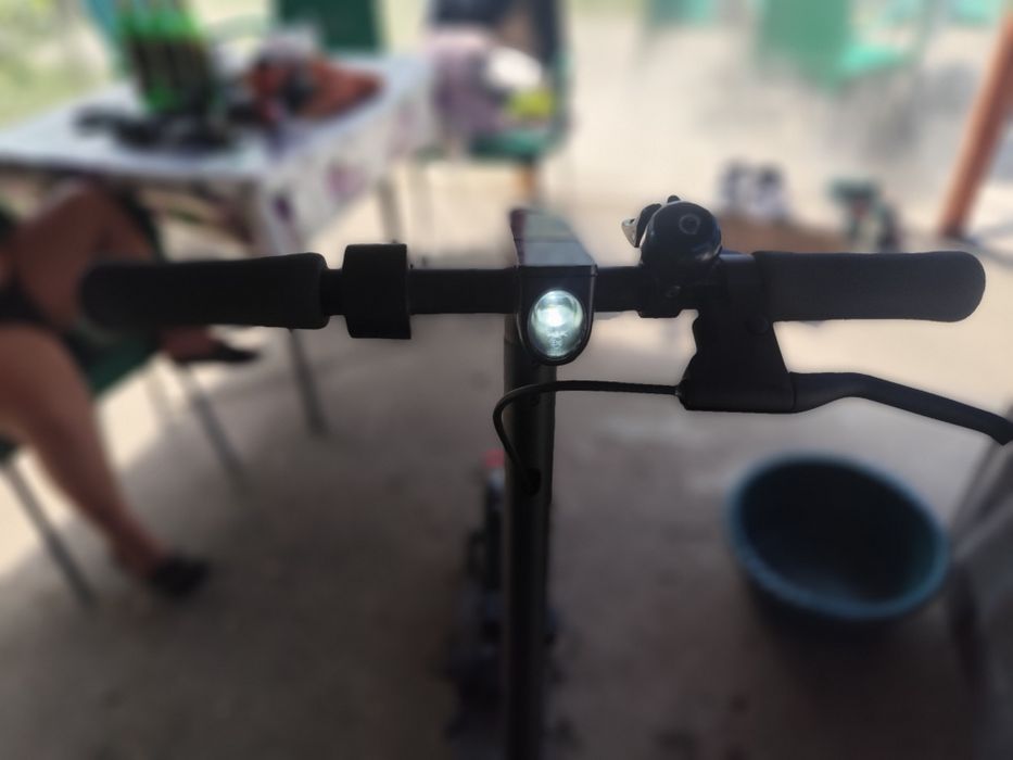 Vând trotineta electrica xiaomi