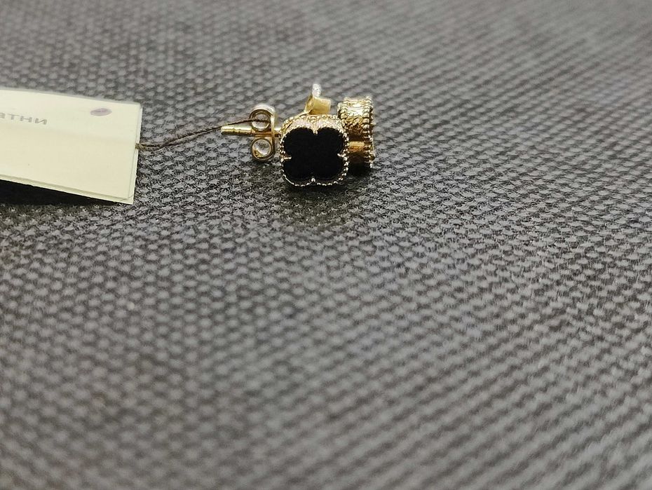 Чисто нови златни дамски обеци 1.38гр-14к