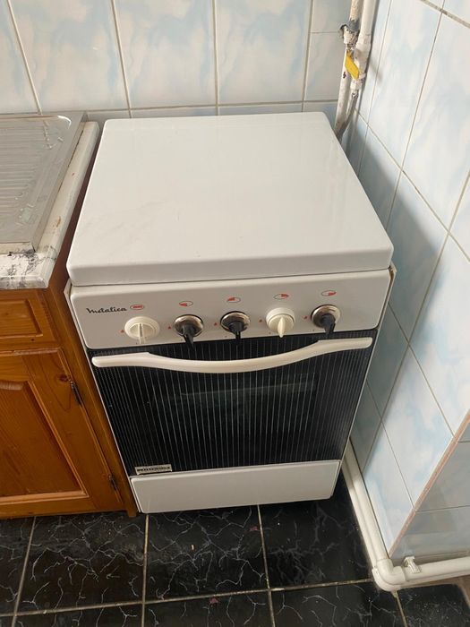 Vand aragaz marca Metalica, stare foarte buna