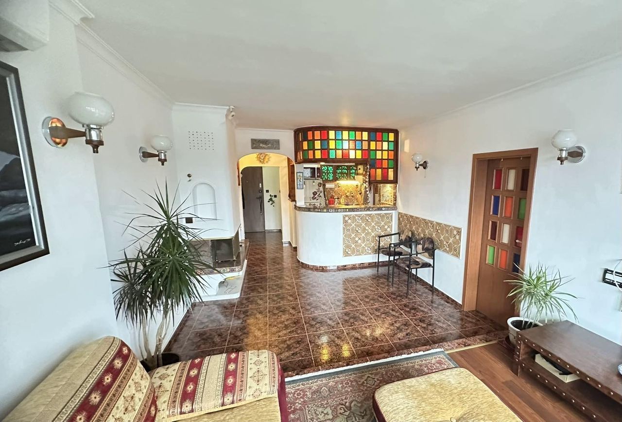 Дава се под наем Тристаен апартамент в София, Дианабад - 80 кв.м за 650 € - Снимка #2