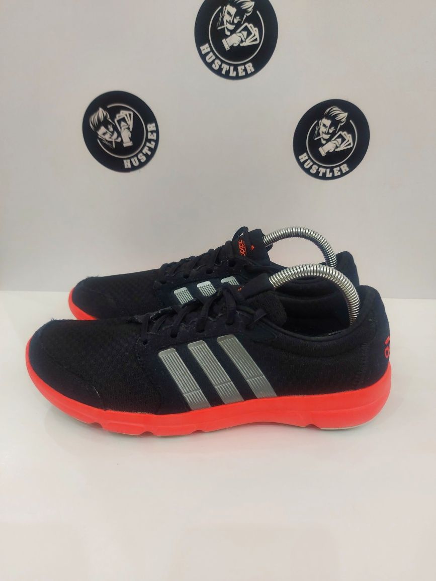 Мъжки маратонки ADIDAS. Номер 42.5