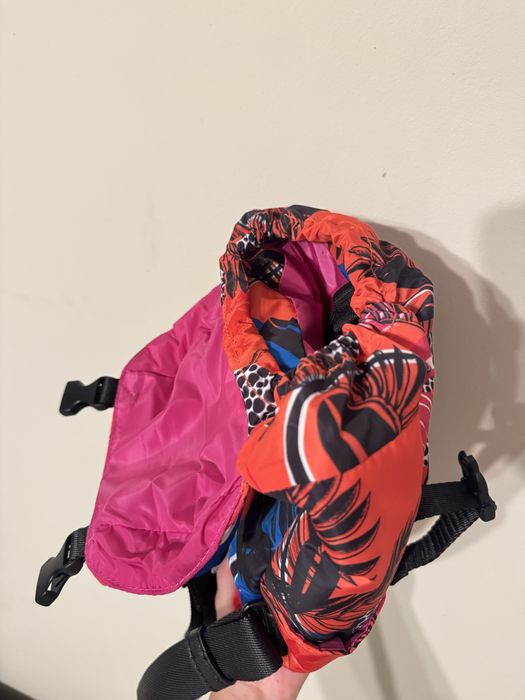 Rucsac Desigual colorat cu imprimeu floral tropical