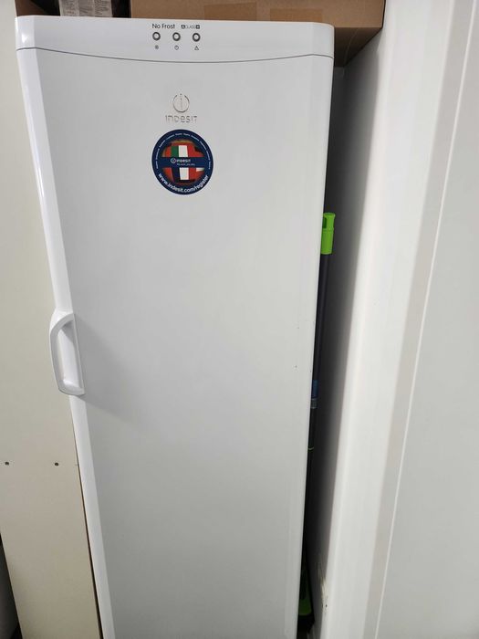 congelator NoFrost INDESIT