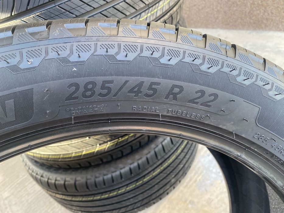 Vand cauciucuri m+s noi 285/45 R 22