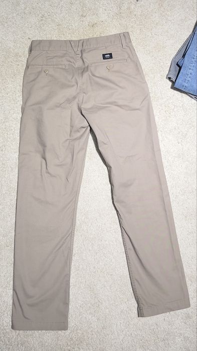 Добре запазени панталони VANS