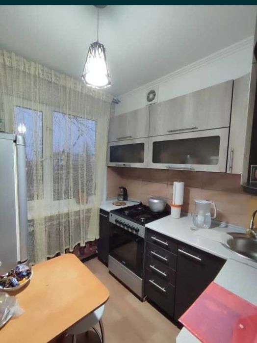 Продам хорошую 3-х комнатную квартиру в хорошем  тихом  районе. Срочно