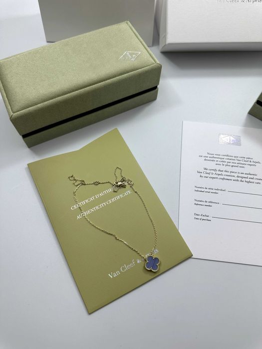 Colier Van Cleef & Arpels Aur 750 Chalcedony