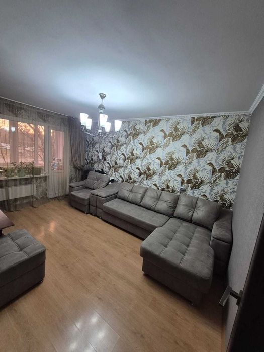 Срочно Продам 3 комнатную квартиру ул.Льва Толстого 17