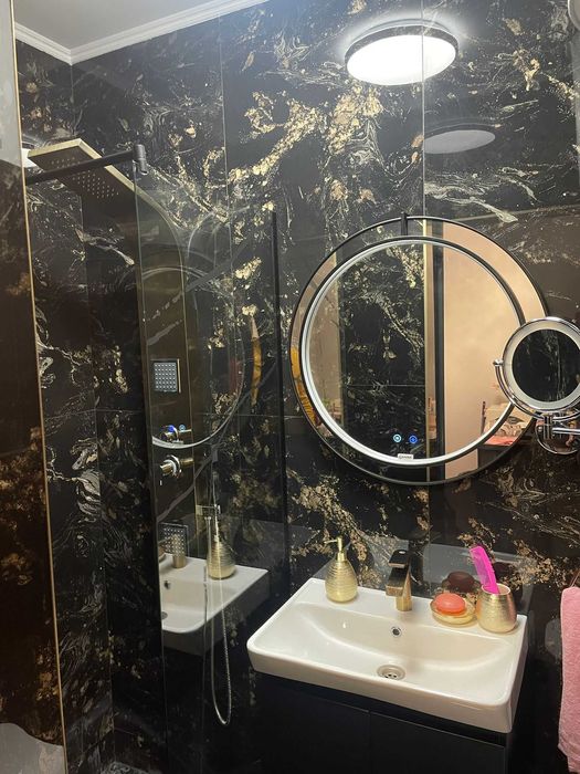 Garsonieră renovată complet, la parter, în Saturn – 5 min de plajă