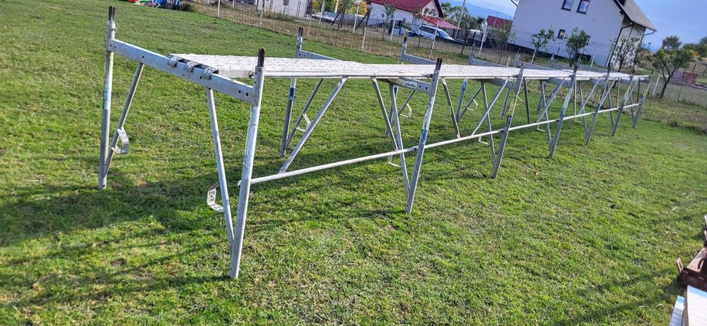 Podine cu tot ce se vede