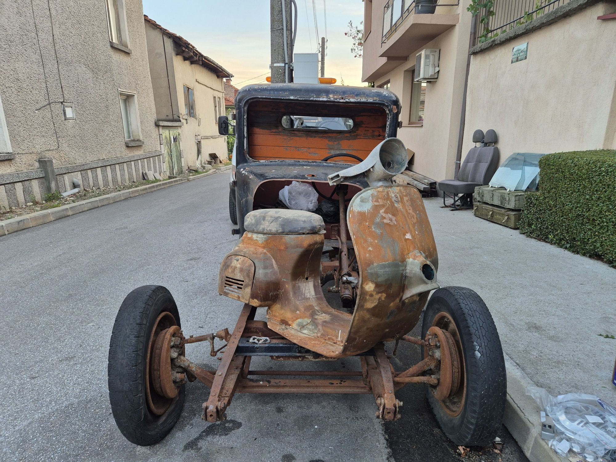 Renault от 1930г. и Vespa 1967г. / бартер /