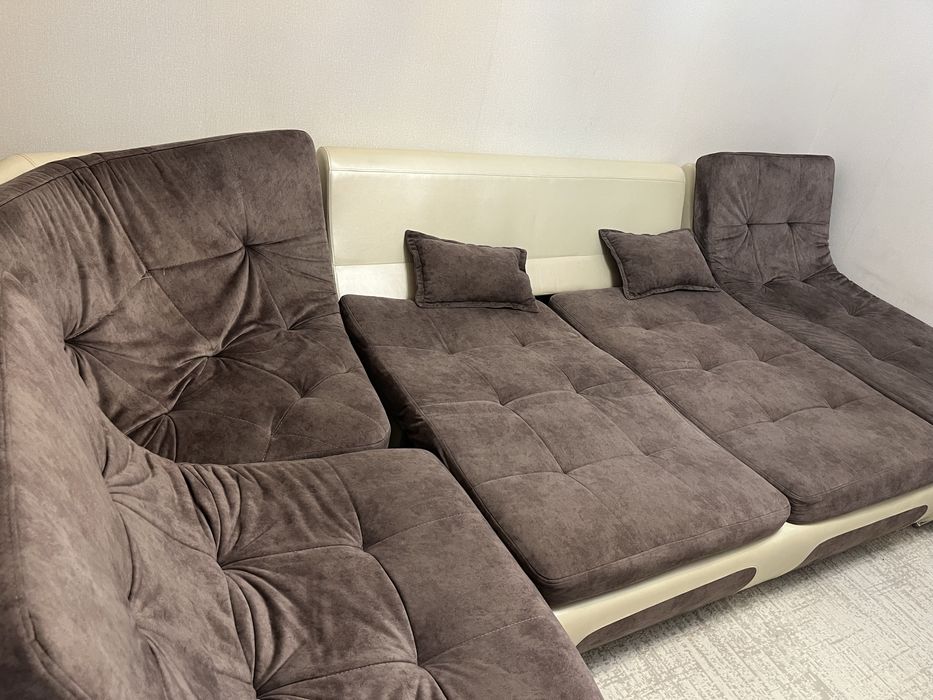 Угловой диван гостевой