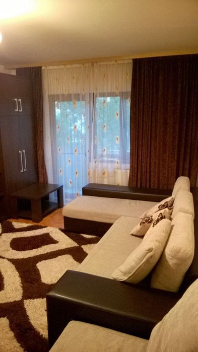 Proprietar, Apartament 3 camere,  zona Bucovina, etaj 3.