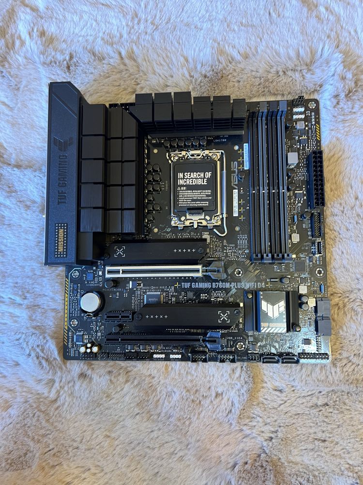 Placa de baza TUF GAMING B760M-PLUS WIFI D4 LGA1700 cu Garantie