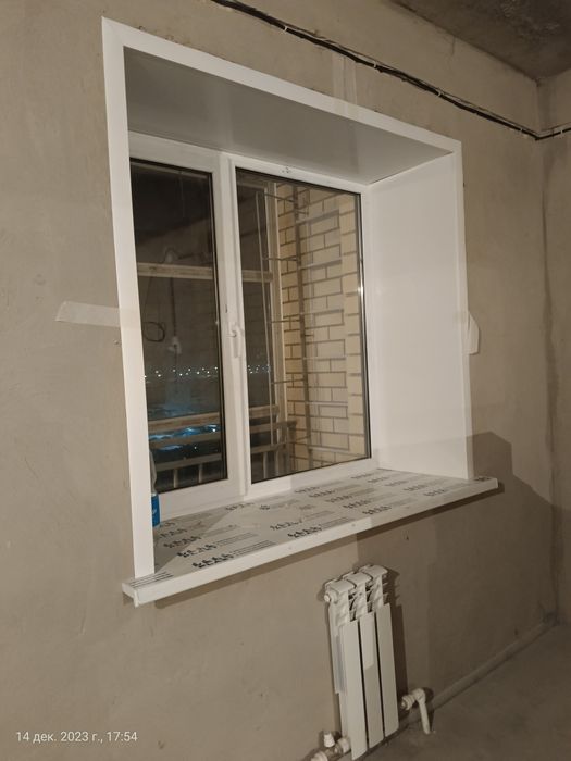 Пластик терезе мен балконға есік терезесімен сатылады