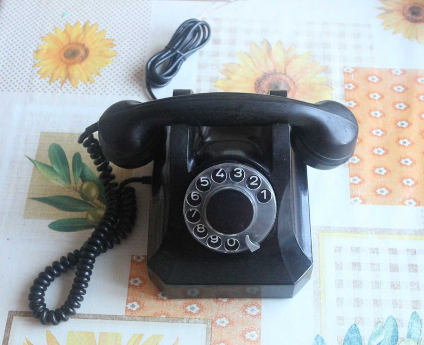 Телефон от бакелит - български