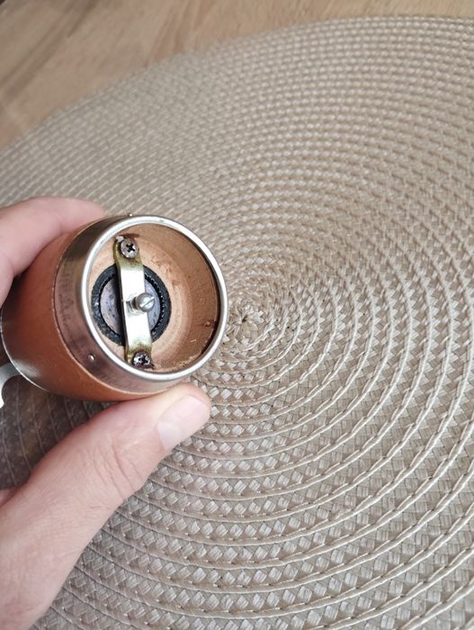 НОВА Мелничка за черен пипер НОВА