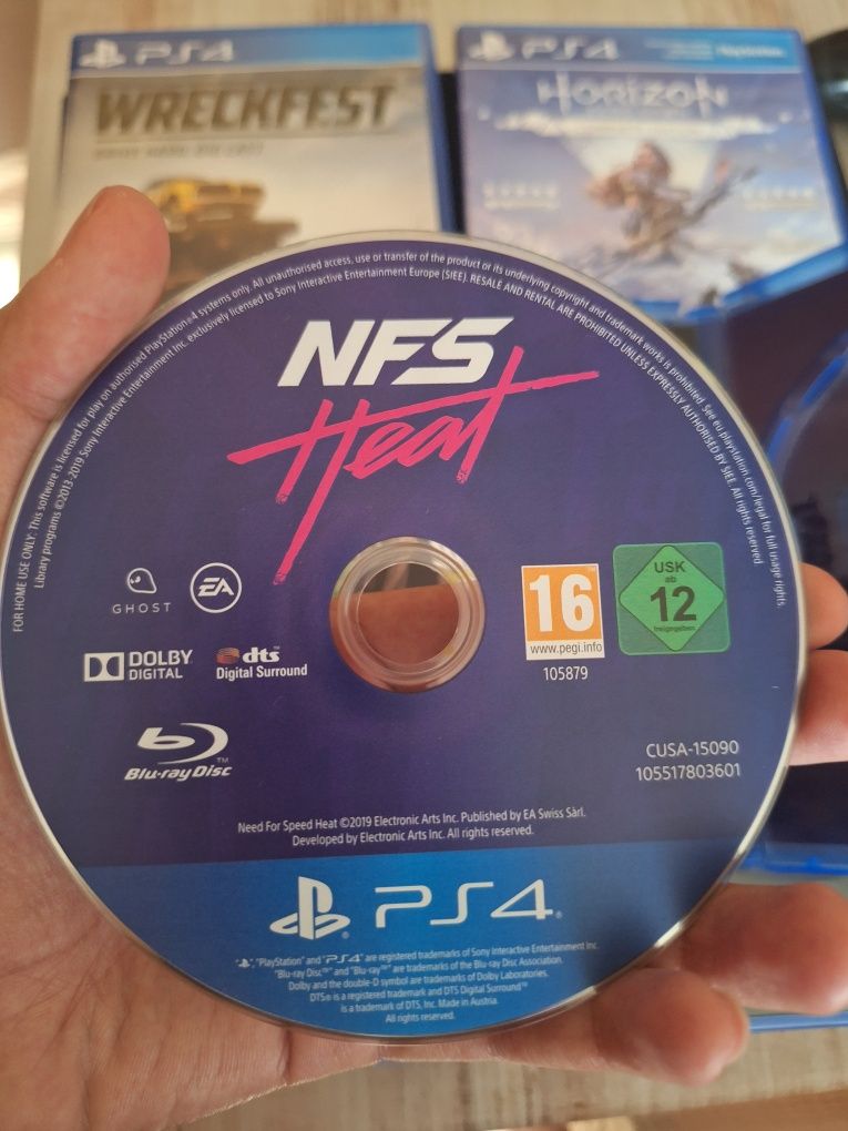 Playstation4PRO+6 игри