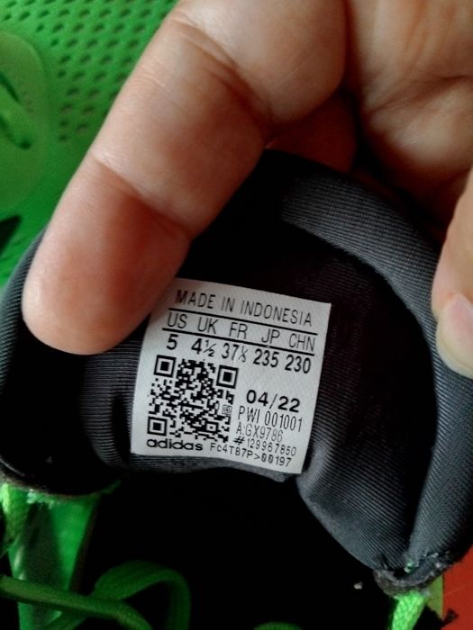 Маратонки adidas, адидас