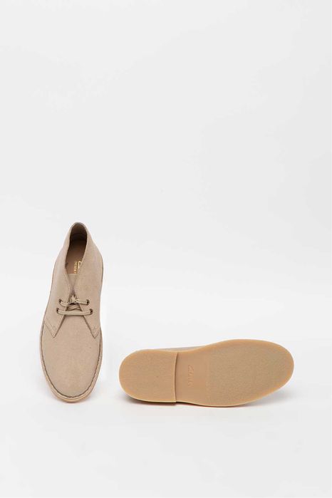 Clarks  Ghete chukka de piele intoarsa Desert, Maro nisip