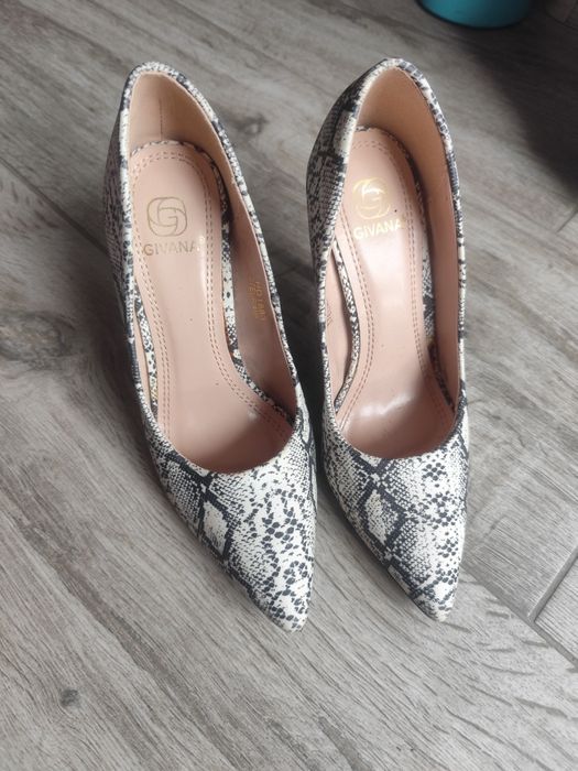 Pantofi stiletto ocazie, mărimea 37, fara defecte purtați de 2 ori