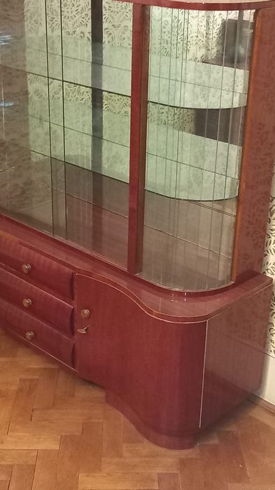 Vand vitrina superba din lemn de cires