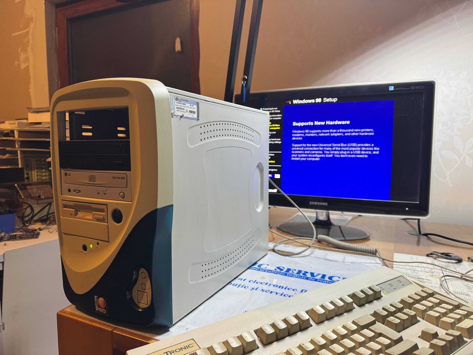 Sistem PC vintage Pentium 1 - 133 Mhz