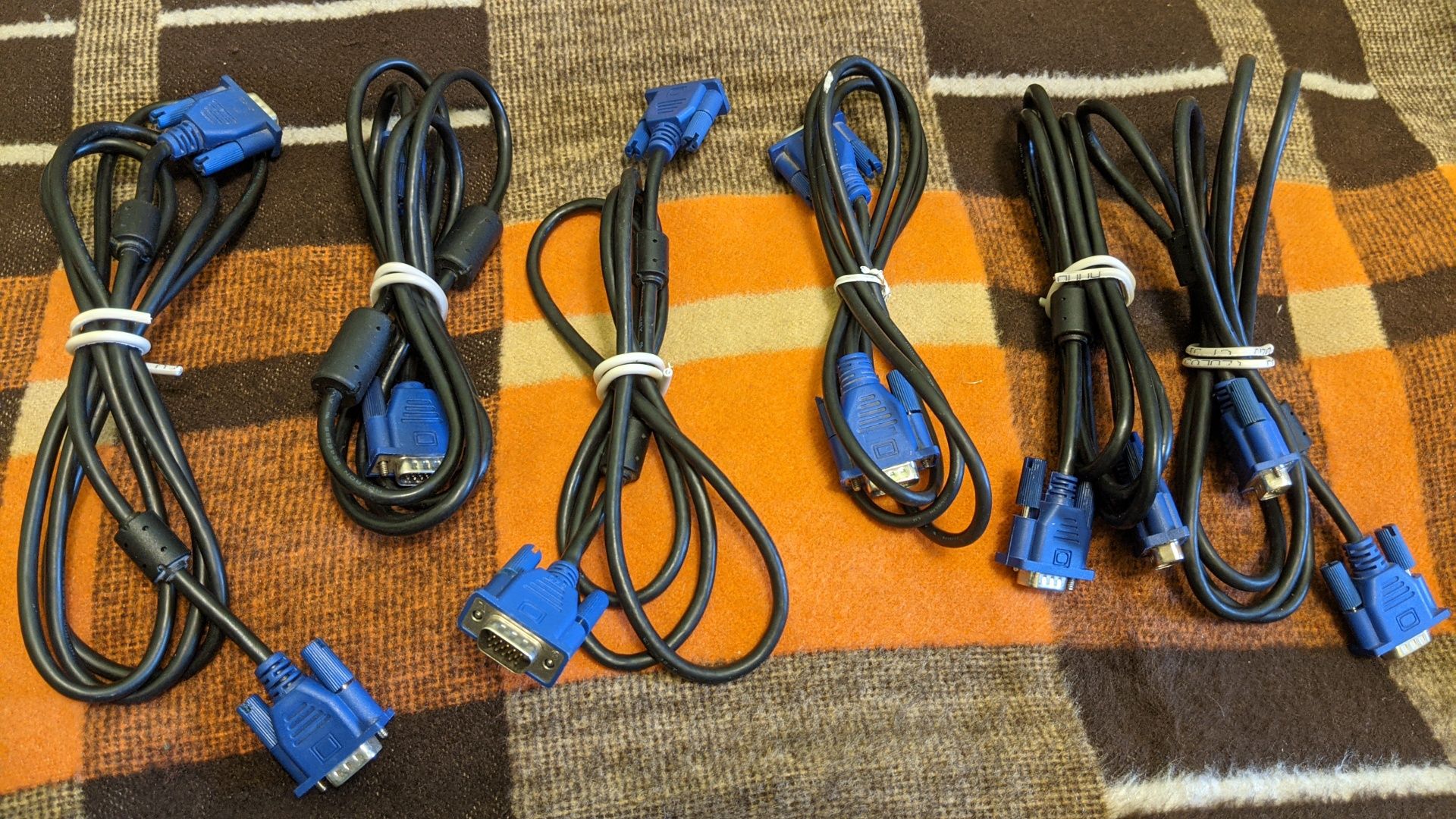 VGA шнуры от монитора