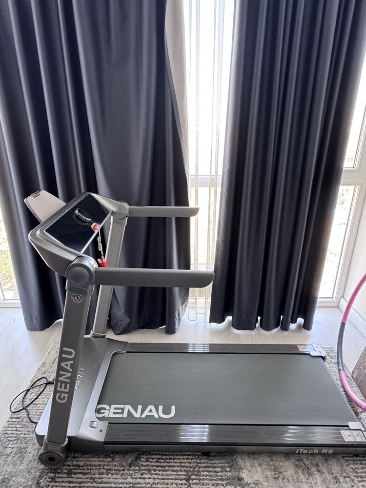 Продаётся беговая дорожка GENAU iTech R5
