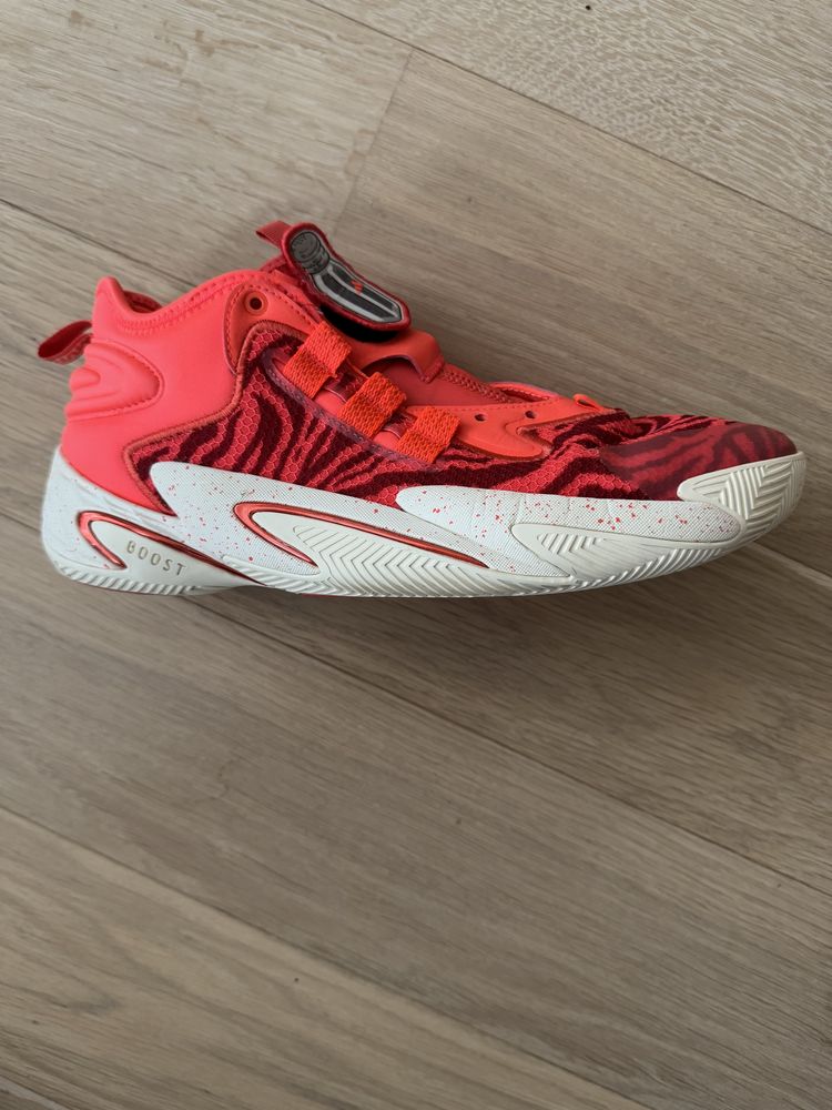 Мъжки маратонки за баскетбол Adidas BYW Select