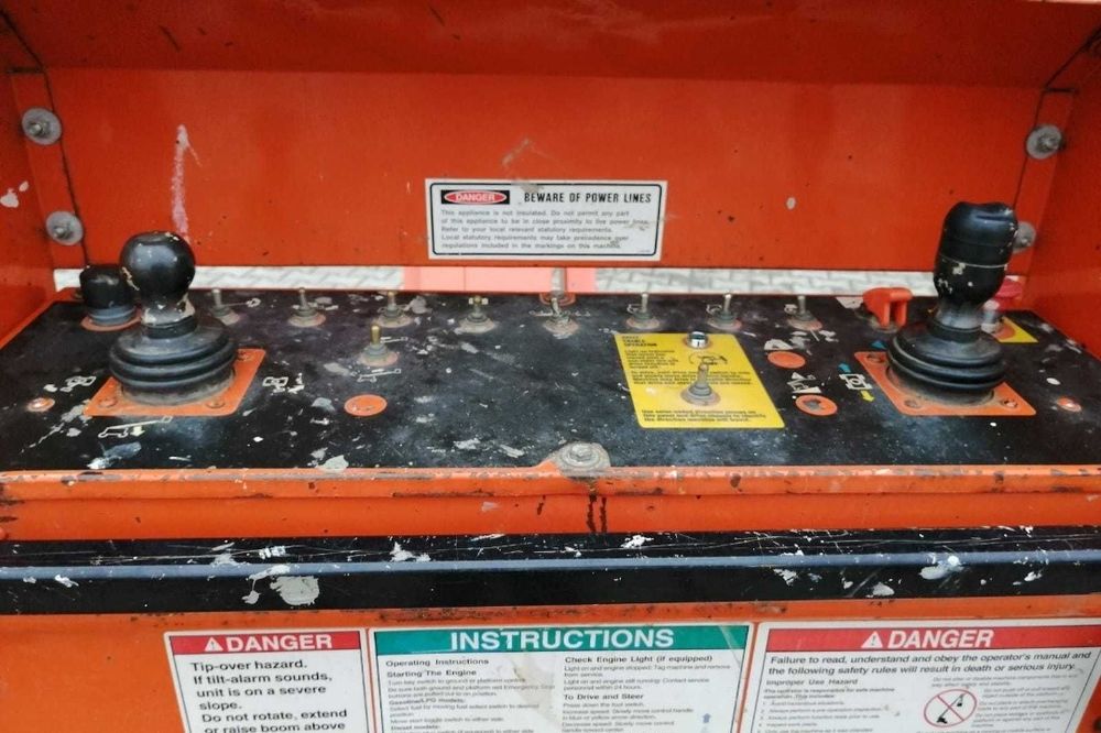 Nacela diesel cu brat telescopic Genie S-45