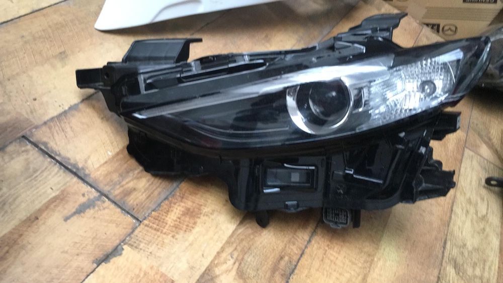 Aripa Far LED Mazda 3 BP full led generatia 4 2019 , 2020