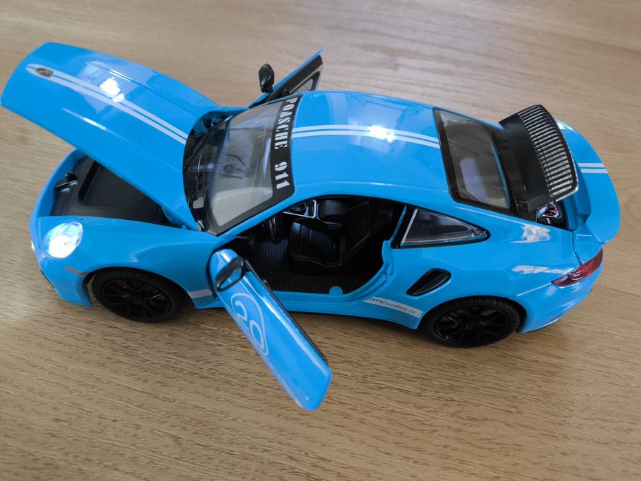 Vand macheta Porsche 911 Turbo S la scara 1/24 si 1/32