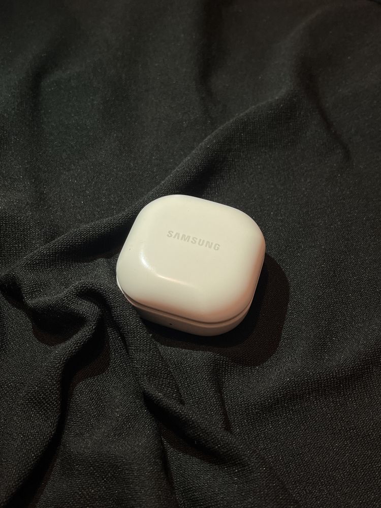 Galaxy Buds 2 в чёрном цвете