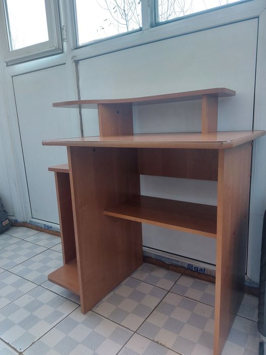 Продам компьютерный стол