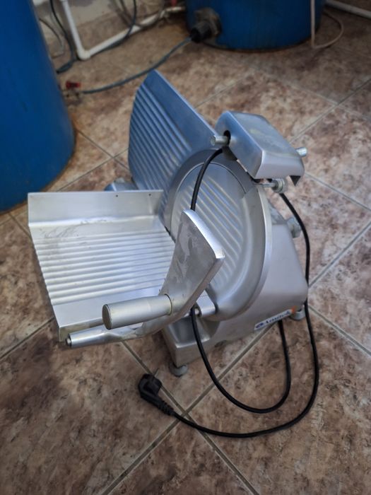 Слайсер  amitek(итальянский). Торг уместен